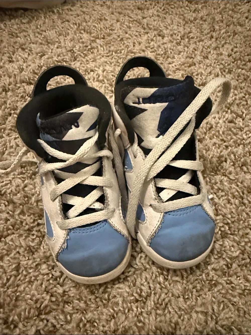 Jordan Kids High-Top Sneakers in Light Blue, White and Black